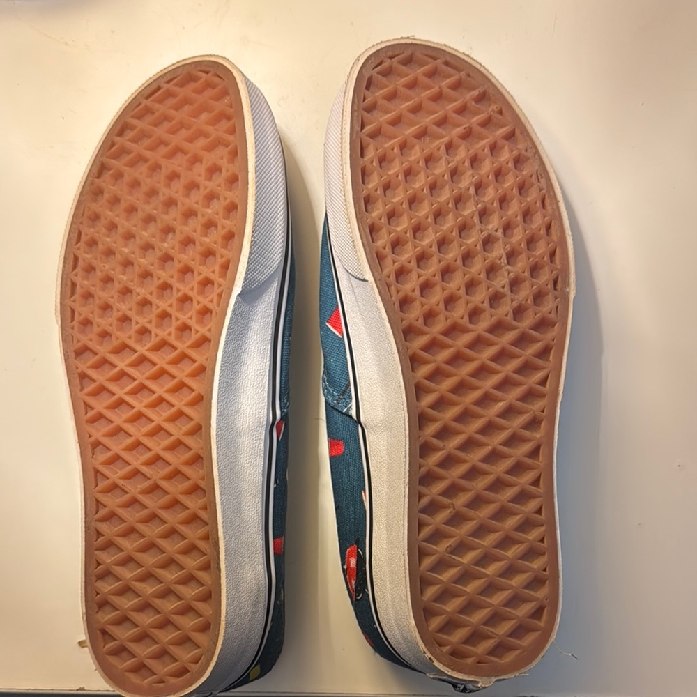 Vans - Picture 2 of 2